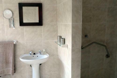 The Village Guesthouse 세레스 외부 사진