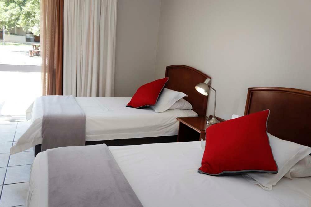 The Village Guesthouse 세레스 외부 사진