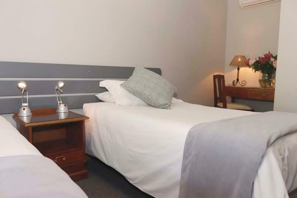 The Village Guesthouse 세레스 외부 사진